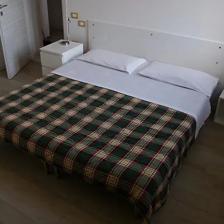 Aparthotel House Sant'orsola 3*