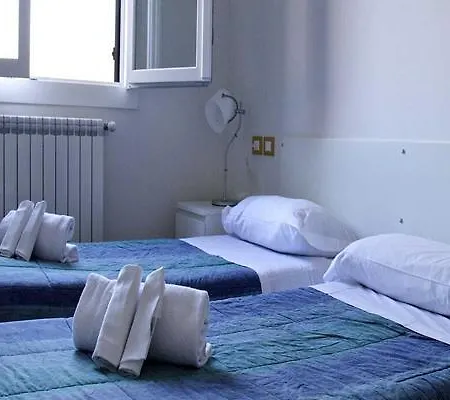 Aparthotel House Sant'orsola 3*